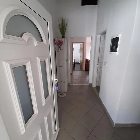 Franka Apartment *